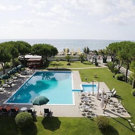 Capo Circeo Beach Resort Spa Fronte Mare Сан Феличе Чирчео Екстериор снимка