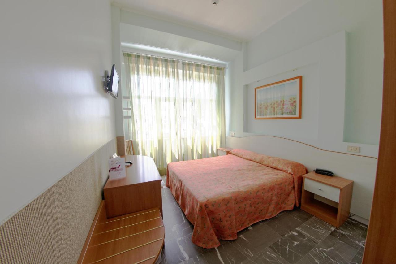 Capo Circeo Beach Resort Spa Fronte Mare Сан Феличе Чирчео Екстериор снимка