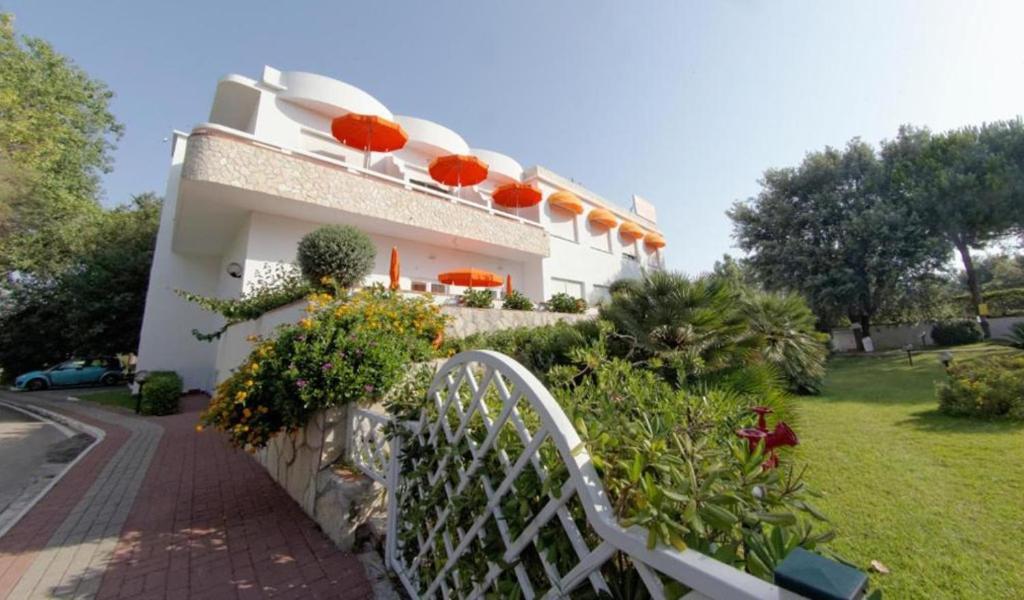 Capo Circeo Beach Resort Spa Fronte Mare Сан Феличе Чирчео Екстериор снимка