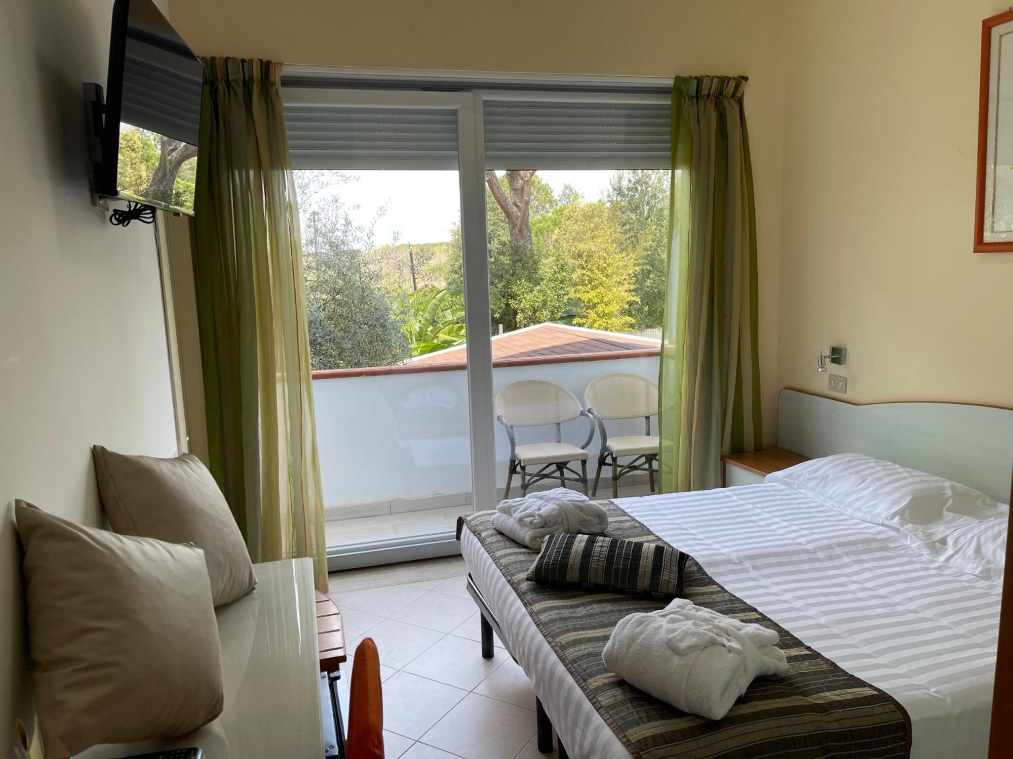 Capo Circeo Beach Resort Spa Fronte Mare Сан Феличе Чирчео Екстериор снимка
