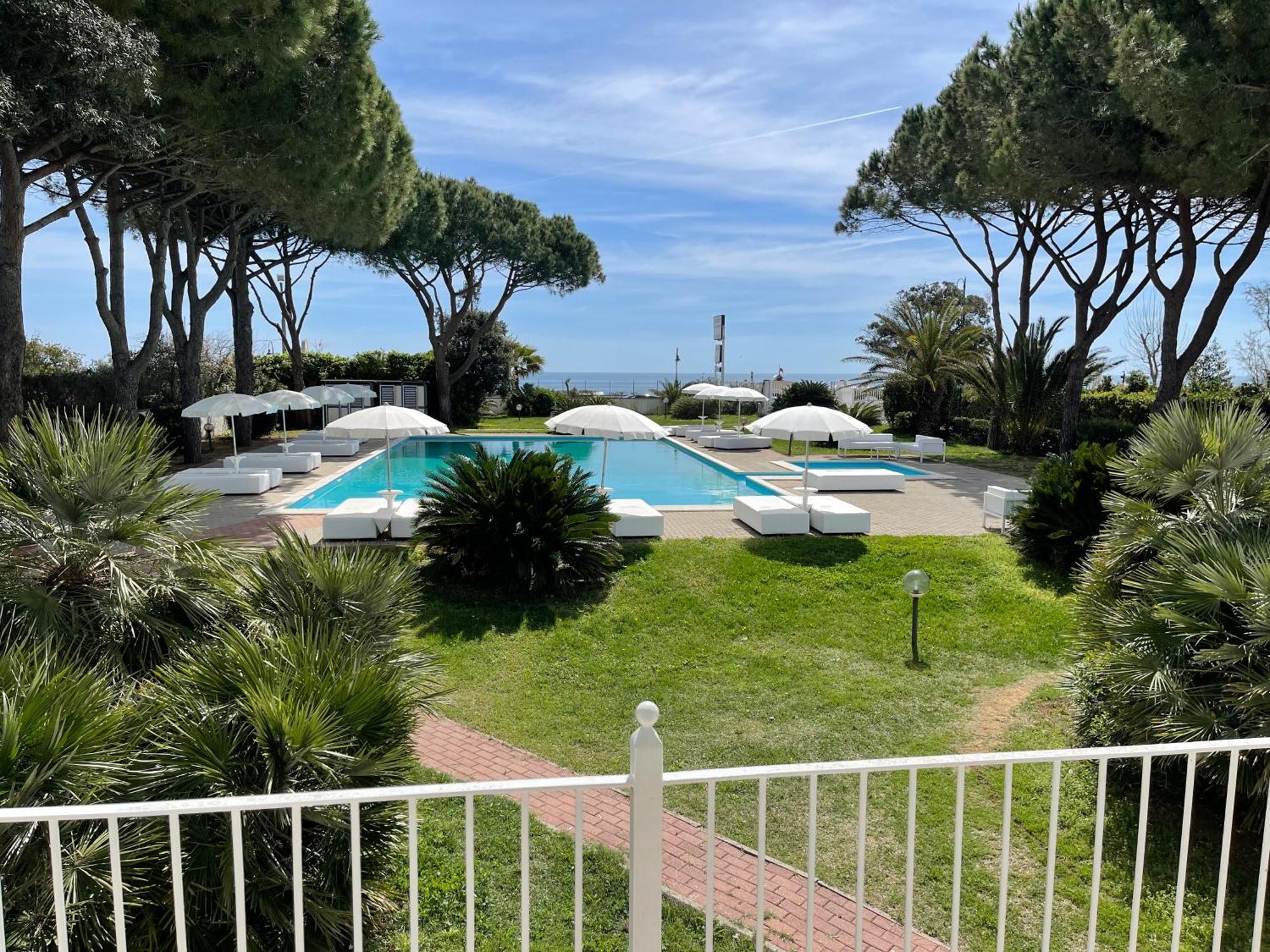 Capo Circeo Beach Resort Spa Fronte Mare Сан Феличе Чирчео Екстериор снимка